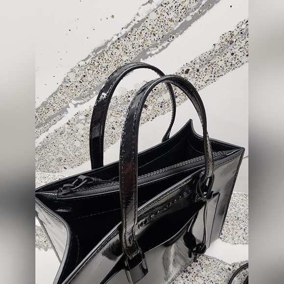 MARC JACOBS Mini Grind Patent Crossbody Tote In Black - Picture 7 of 15